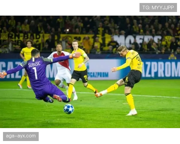 滕哈赫：欧冠经验成关键，助力球队小组赛强势出击