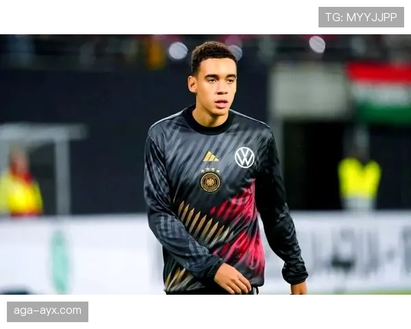 穆西亚拉：世界级中场新星