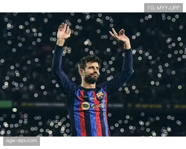 皮克退役后天天晒豪车游艇，这日子过得比顶流明星还飘